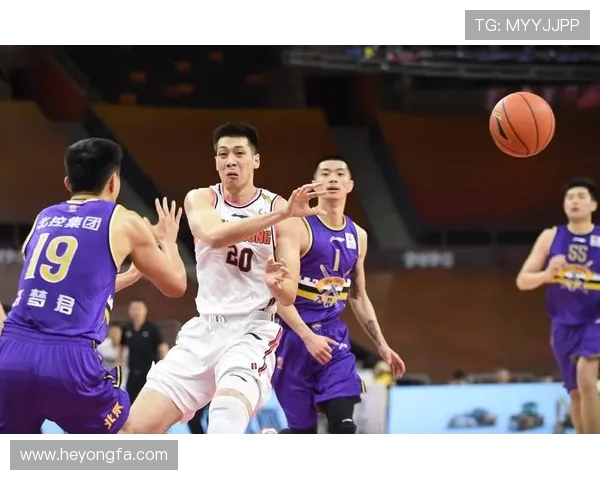 任骏飞领衔球队再创佳绩展现篮球魅力与团队精神的完美结合 任骏飞领衔球队再创佳绩展现篮球魅力与团队精神的完美结合